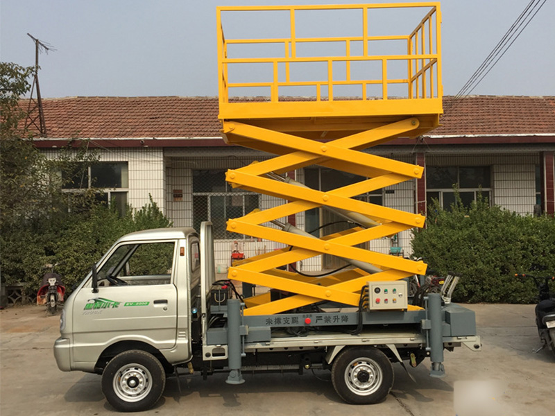 成都升降機(jī),四川車載式升降機(jī),成都電動(dòng)車載升降機(jī),成都車載升降機(jī)廠家,四川新能源升降機(jī),成都自行走升降機(jī)