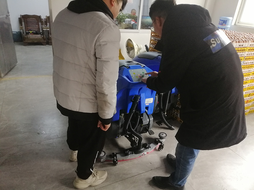 四川工廠洗地機,成都工廠洗地機,四川手推式洗地機,成都手推式洗地機