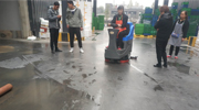 成都駕駛式洗地機(jī)服務(wù)于永輝物流配送中心